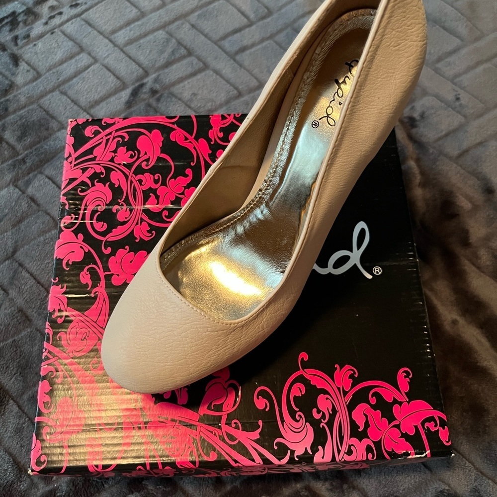 Qupid Heels - Picture 3 of 4